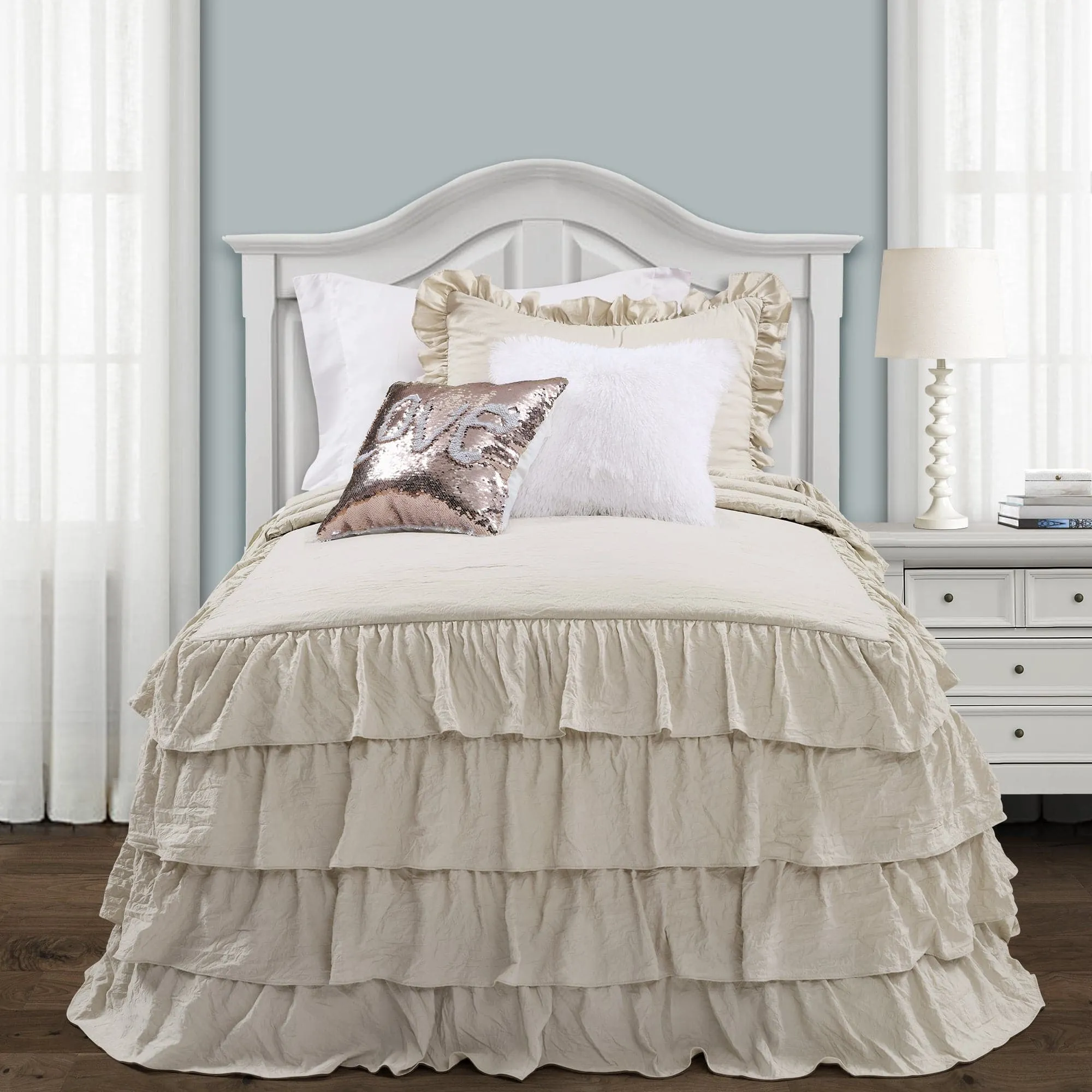 Allison Ruffle Skirt Bedspread Set