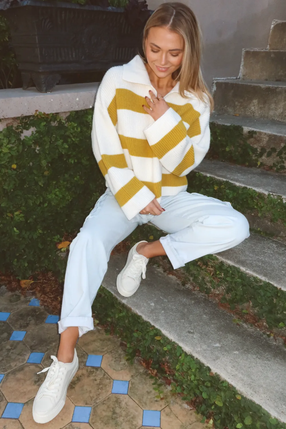 CHELSEY MUSTARD COLLAR CONTRAST SWEATER