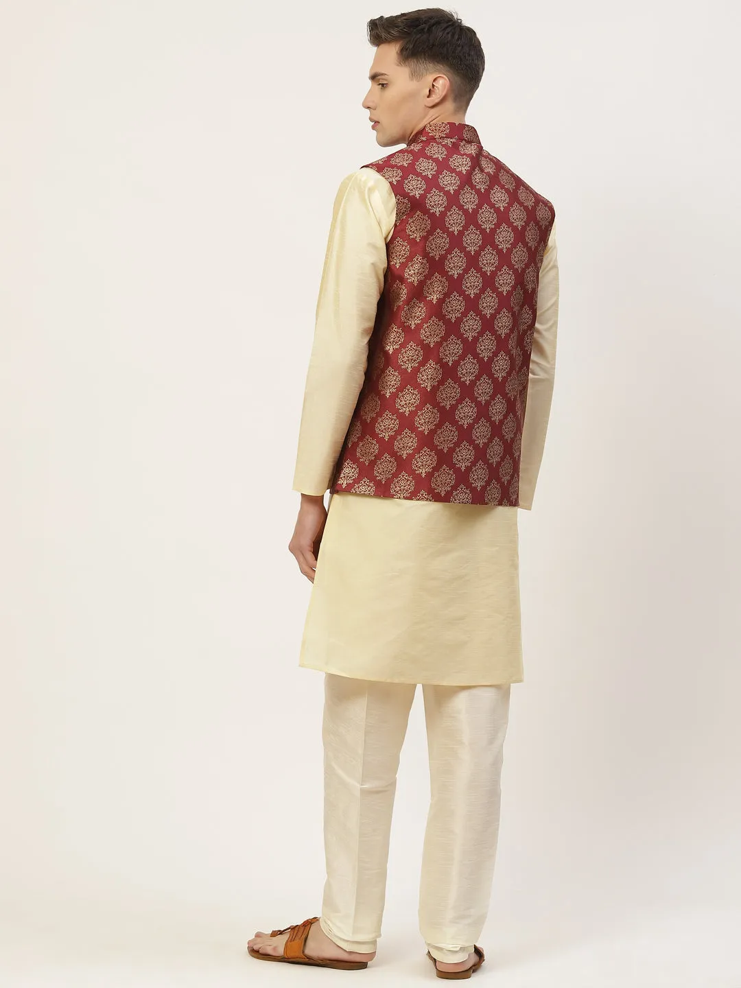 Men's Solid Kurta Pyjama With Floral Maroon Printed Nehru Jacket