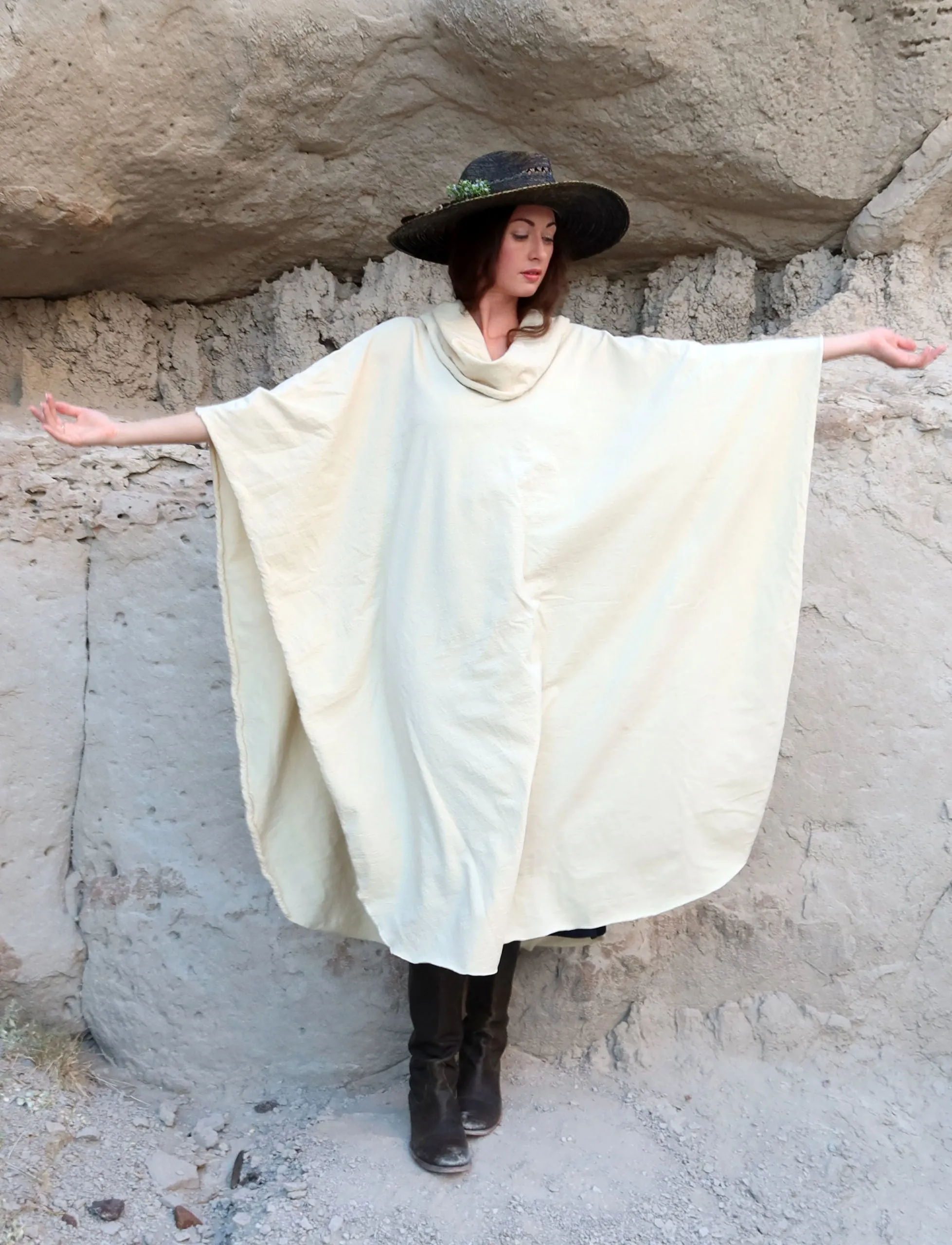 ORGANIC WOOL Nomad Aphrodite Below Knee Cape