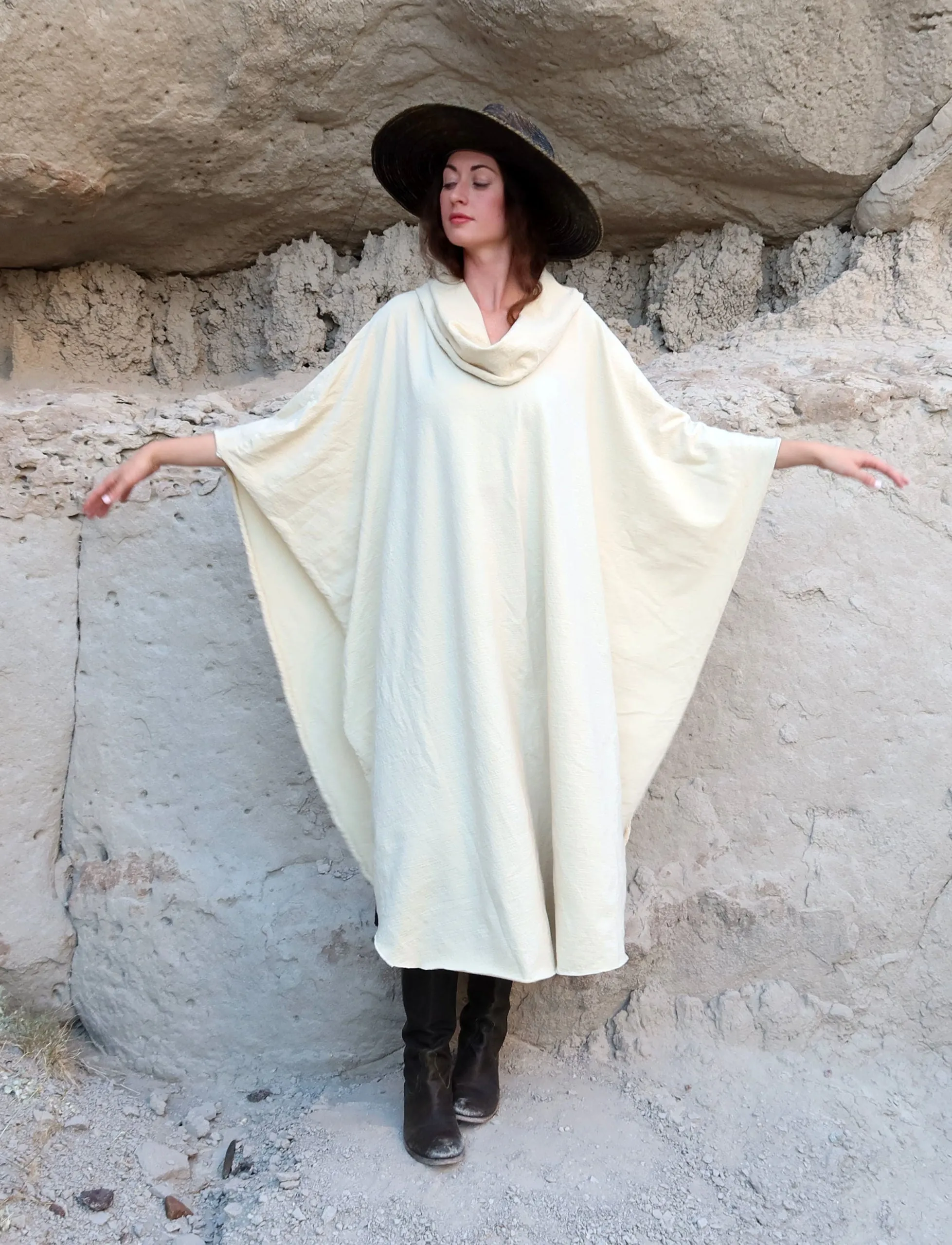 ORGANIC WOOL Nomad Aphrodite Below Knee Cape