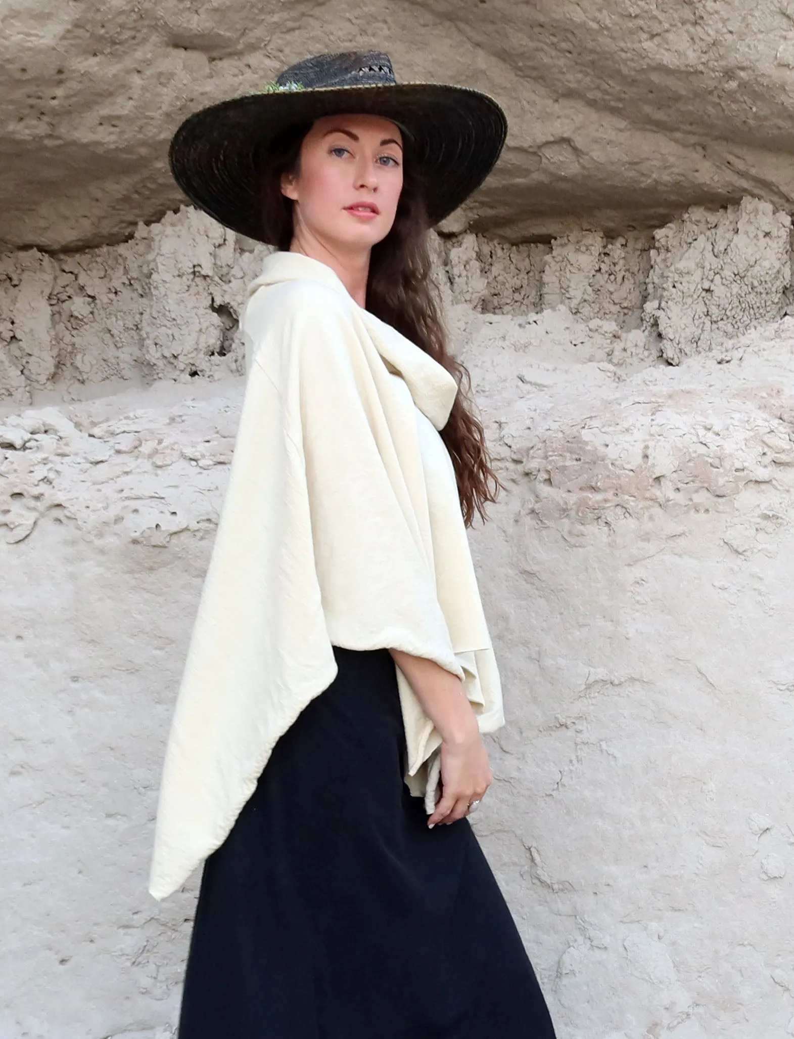 ORGANIC WOOL Nomad Aphrodite Cropped Cape