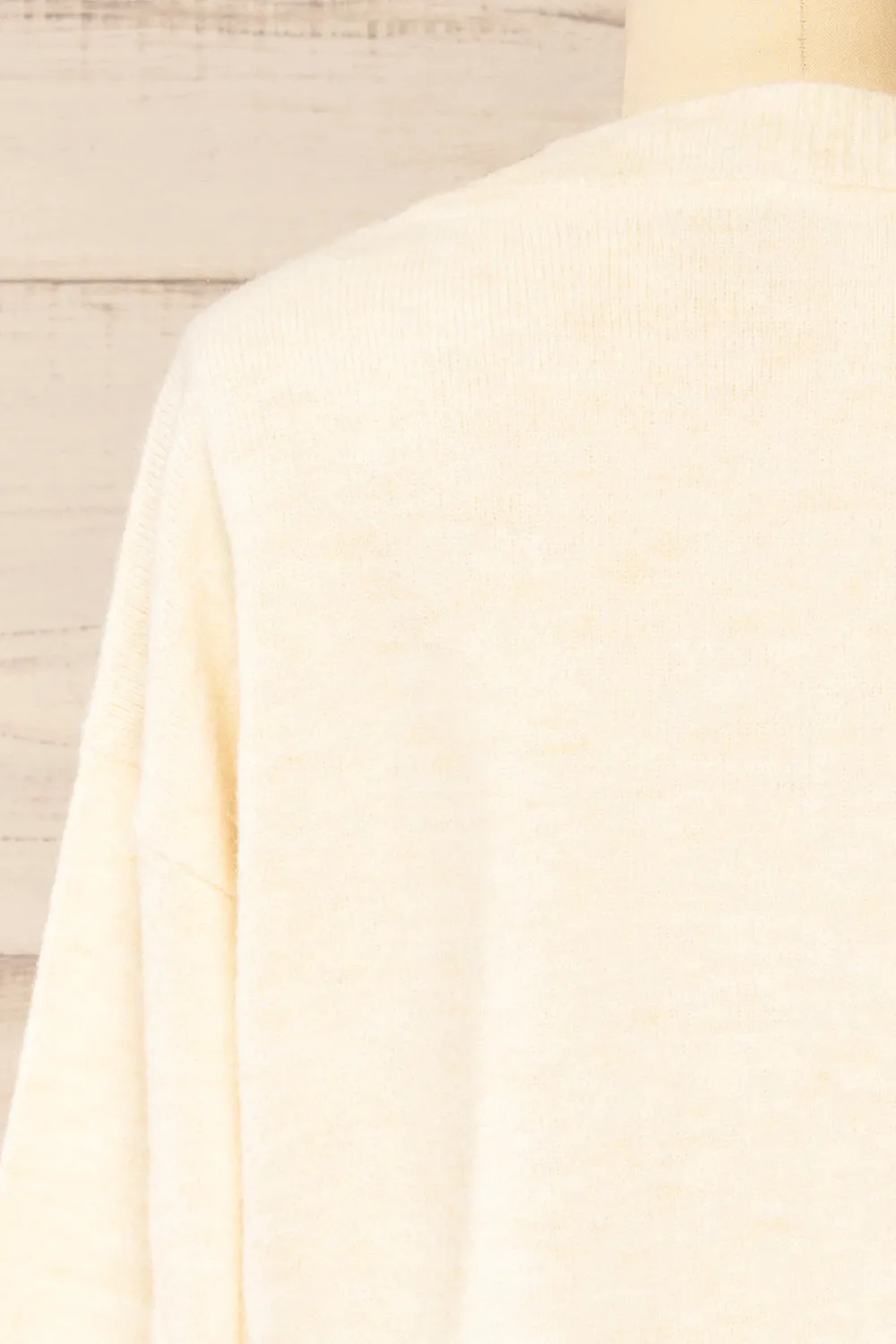 Tottenham Beige | V-Neck Knit Sweater